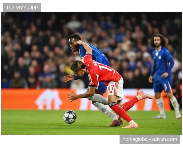 本菲卡中场绞杀战术复盘：穆里尼奥三脚出球原则显实效